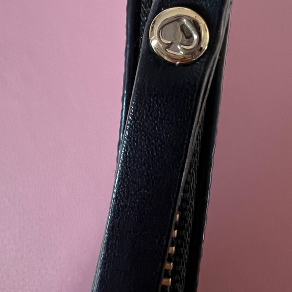 Kate Spade Black & White Stripe Coated Canvas Wristlet NWOT - Picture 4 of 7